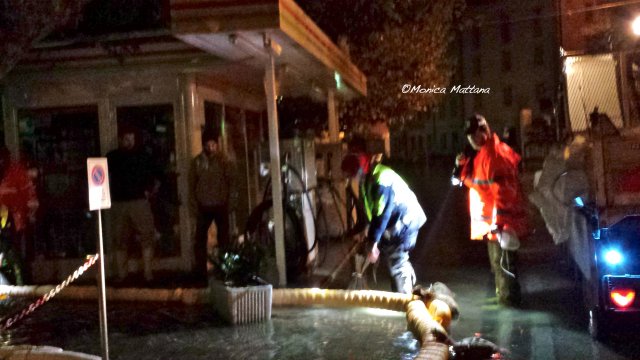 INTERVENTO DELLA PROCIV LAVENESE SU SVERSAMENTO GASOLIO A PORTOVALTRAVAGLIA